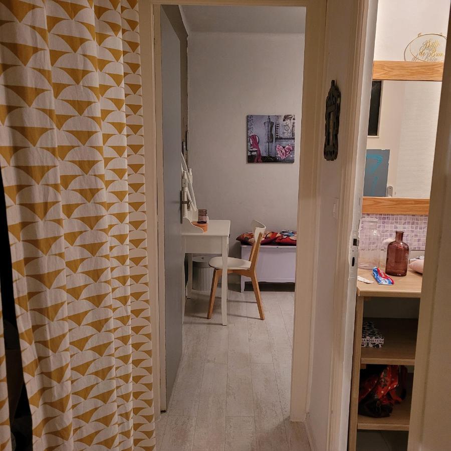 Charmant Appartement A Deux Pas Du Centre Historique 坎佩尔 外观 照片